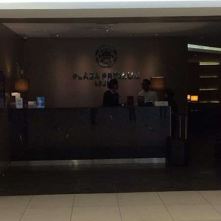 Отель Plaza Premium Lounge Байан-Лепас Экстерьер фото
