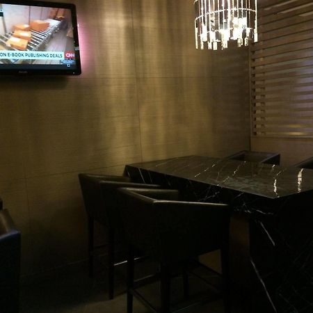 Отель Plaza Premium Lounge Байан-Лепас Экстерьер фото