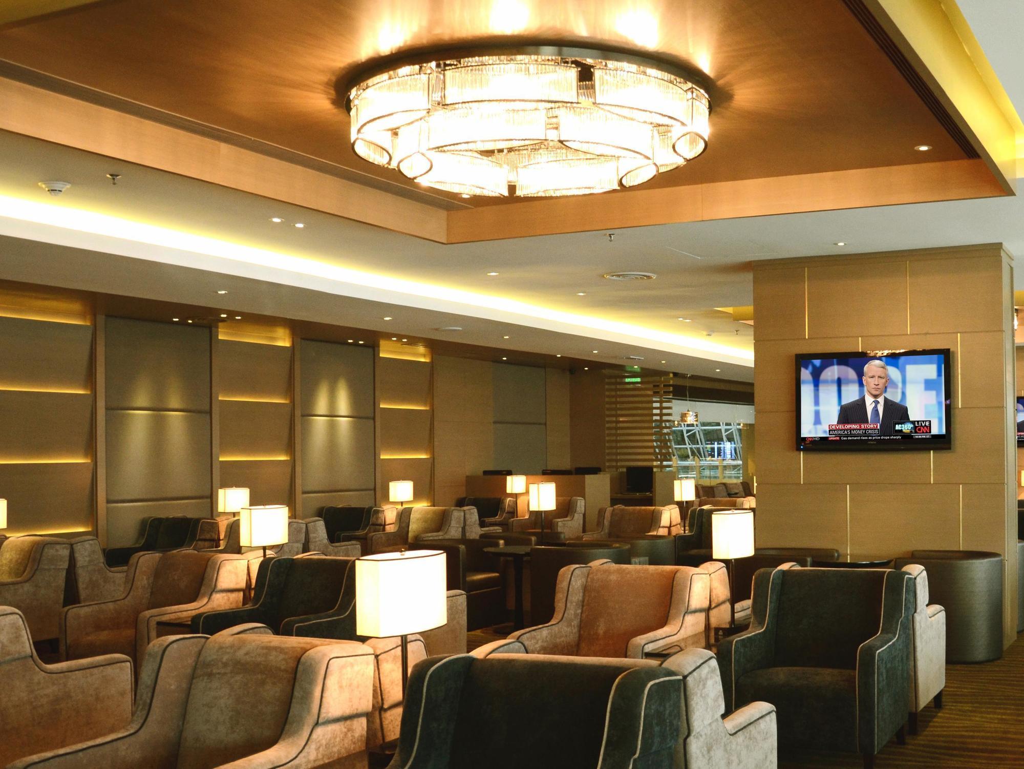 Отель Plaza Premium Lounge Байан-Лепас Экстерьер фото