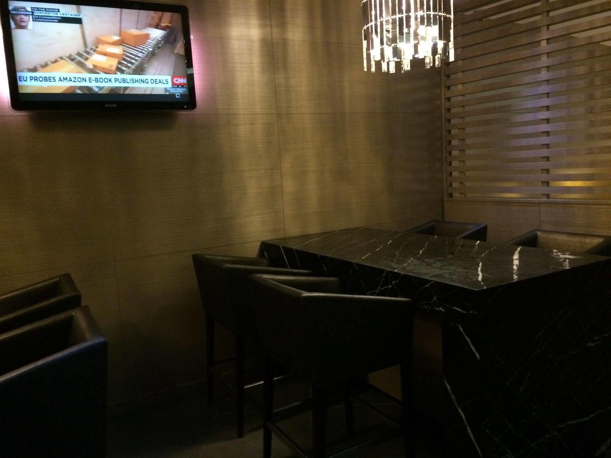 Отель Plaza Premium Lounge Байан-Лепас Экстерьер фото
