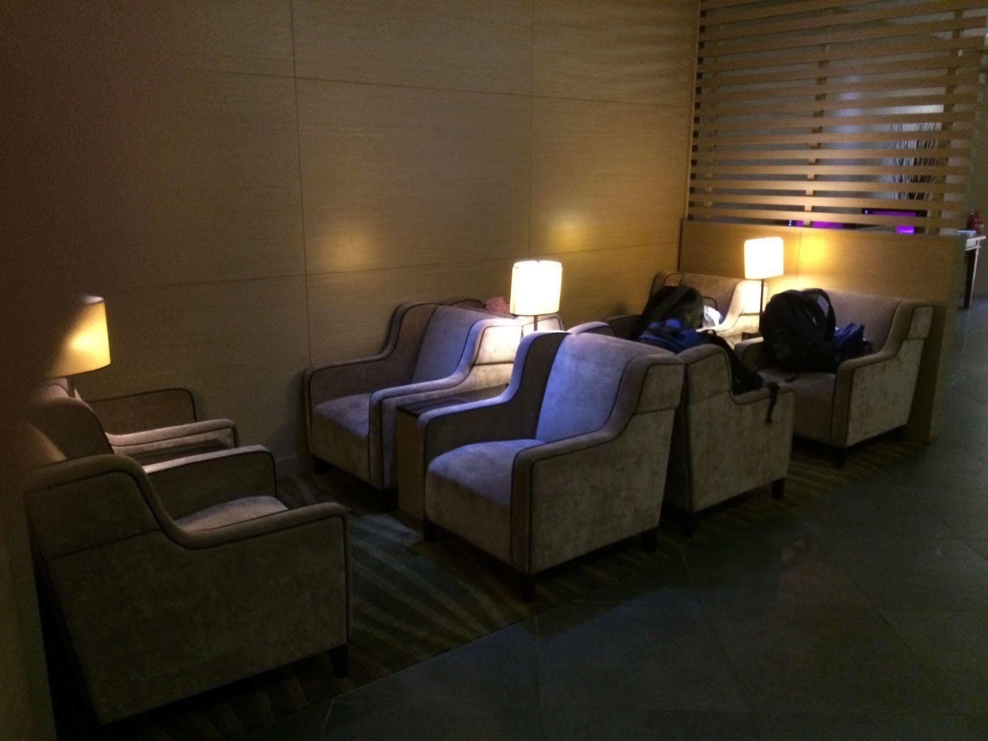 Отель Plaza Premium Lounge Байан-Лепас Экстерьер фото